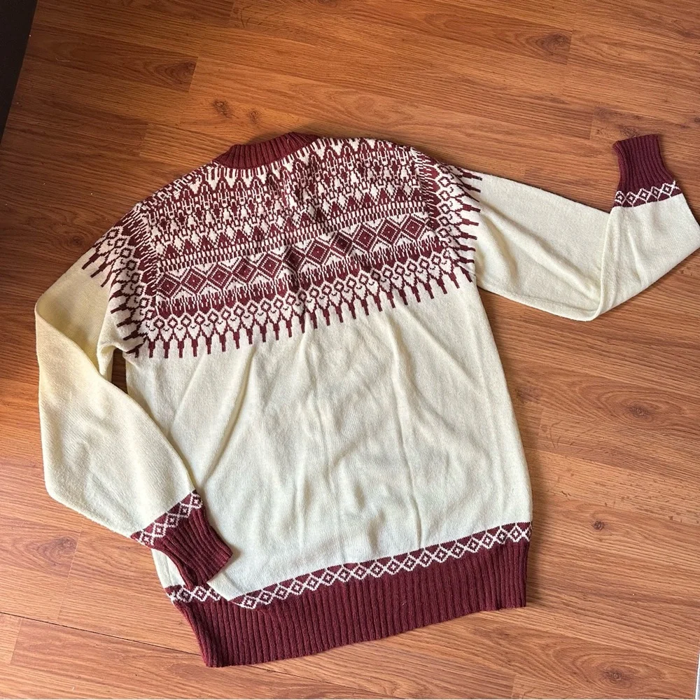 Men’s Vintage XL Puritan Cream and Burgundy‎ Alpine Crewneck Sweater